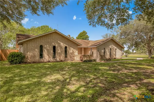 201 Sandra Street, Inez, TX 77968