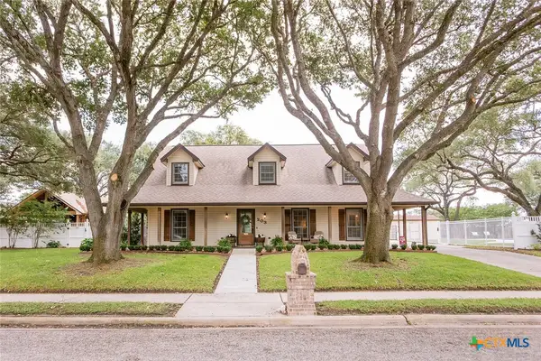 203 Champions Row, Victoria, TX 77904