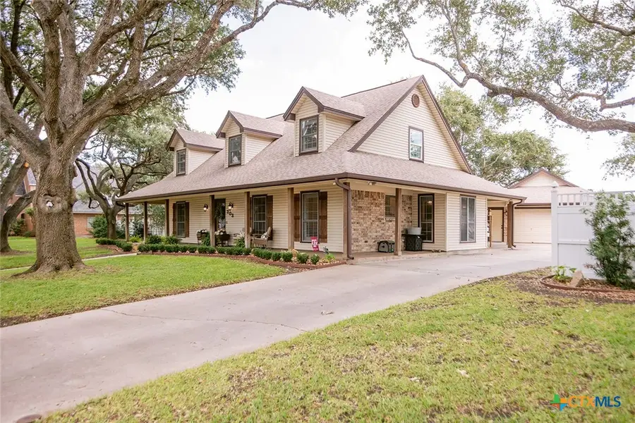203 Champions Row, Victoria, TX 77904 - #2