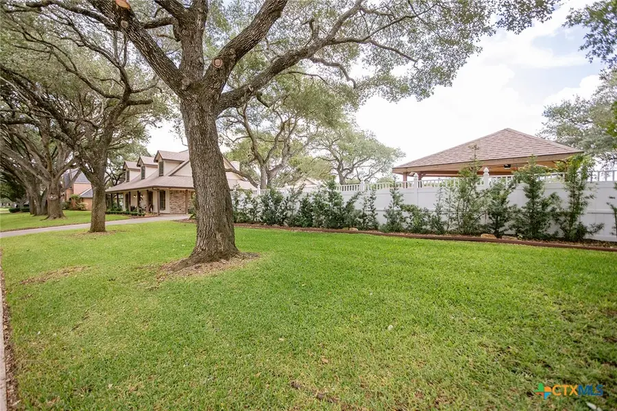 203 Champions Row, Victoria, TX 77904 - #3