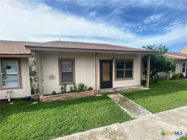 1051 Country Club Drive, Seguin, TX 78155