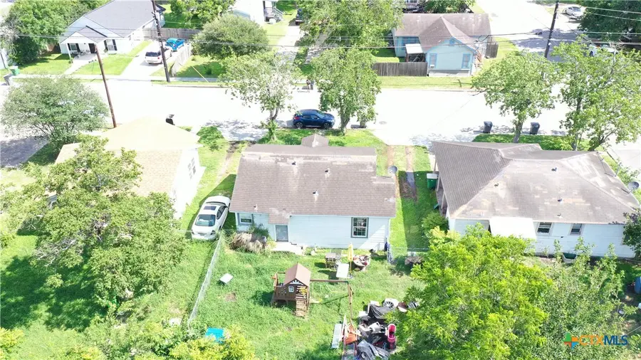 1105 E San Antonio Street, Victoria, TX 77901 - #3