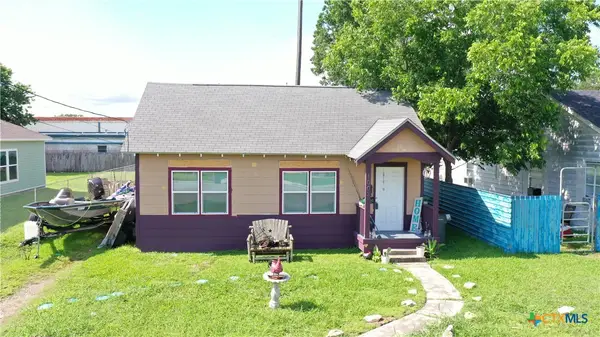 1003 E San Antonio Street, Victoria, TX 77901