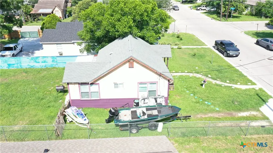 1003 E San Antonio Street, Victoria, TX 77901 - #3