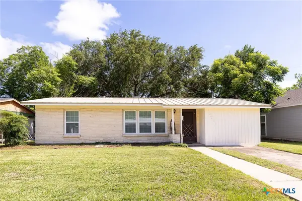 2001 E Rosebud Avenue, Victoria, TX 77901