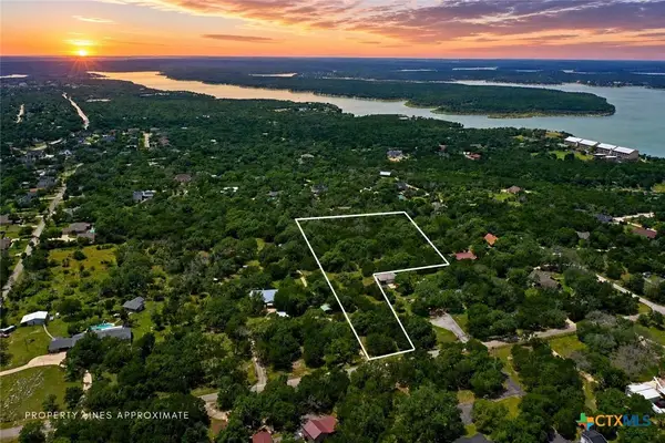 63 Cedar Trails Drive, Morgans Point Resort, TX 76513