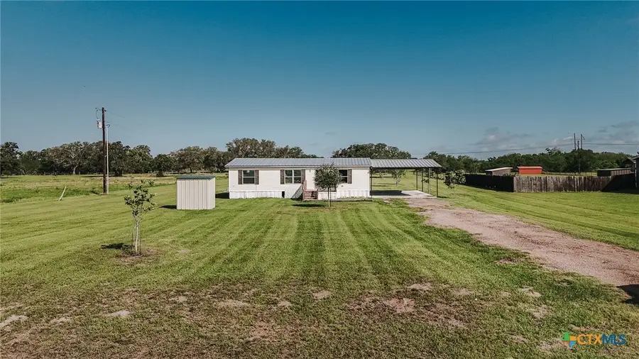 413 West Oaks Drive, Victoria, TX 77905 - #2