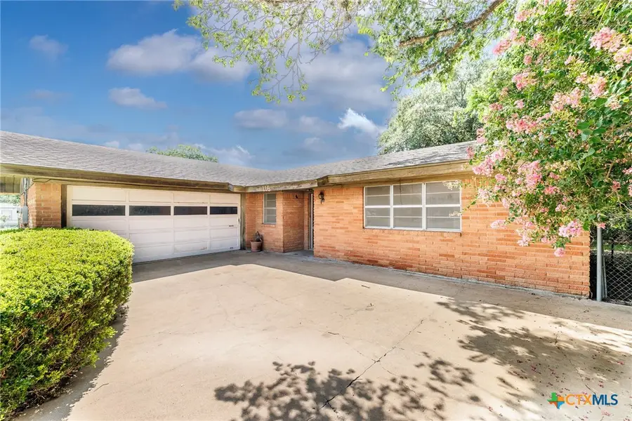 116 E Wallace Street, Gonzales, TX 78629 - #3