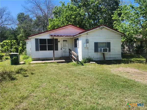 1003 Gunther Street, Victoria, TX 77901