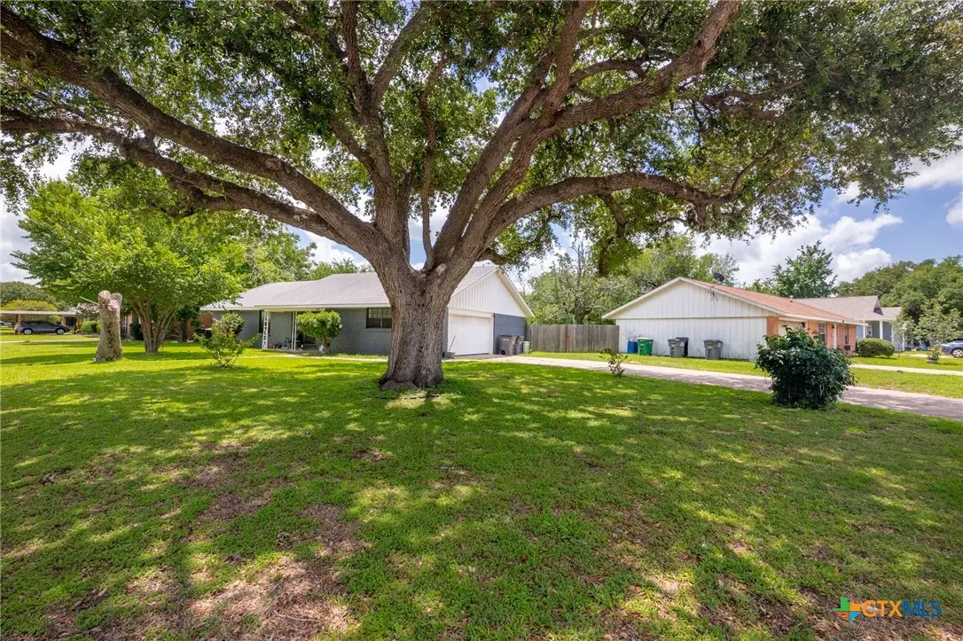 701 Morning Glory Lane, Victoria, TX 77904 - #1