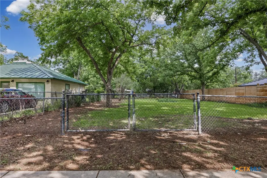 943 Field Street, San Marcos, TX 78666 - #2