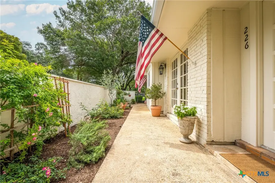 226 Oakwood Boulevard, New Braunfels, TX 78130 - #2