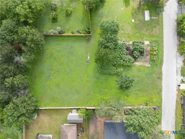 649 Fir Lane, Lockhart, TX 78644
