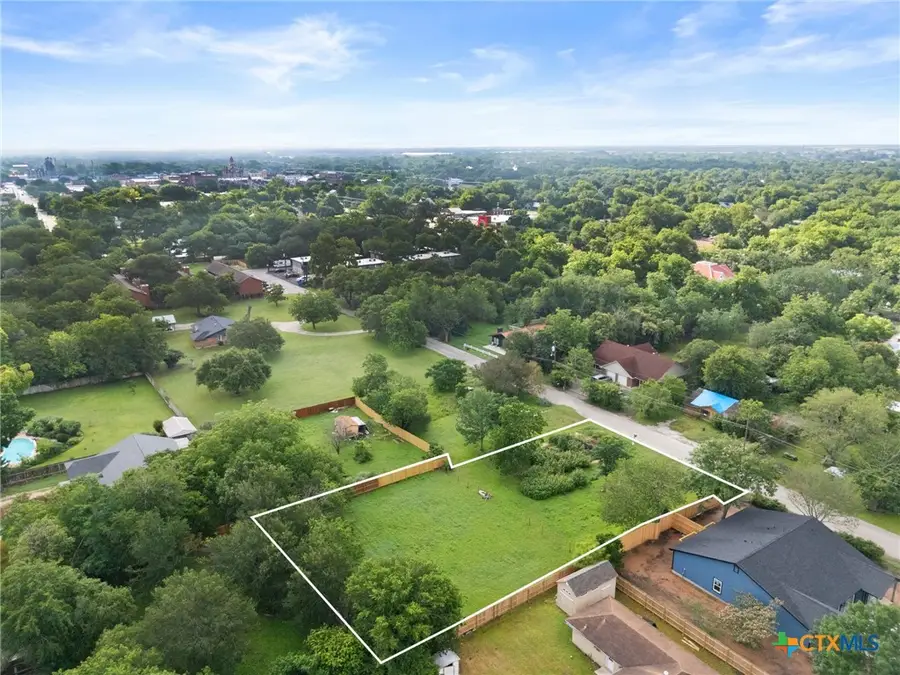 649 Fir Lane, Lockhart, TX 78644 - #2