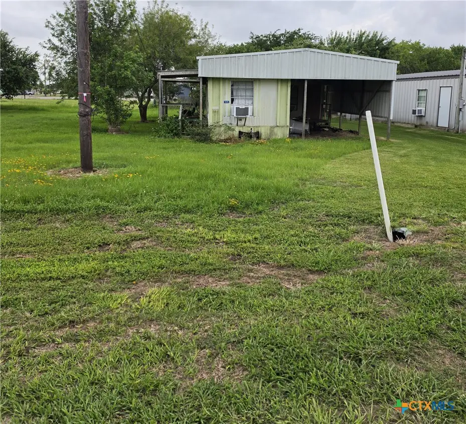 101-105 W Austin Avenue, Seadrift, TX 77983 - #1