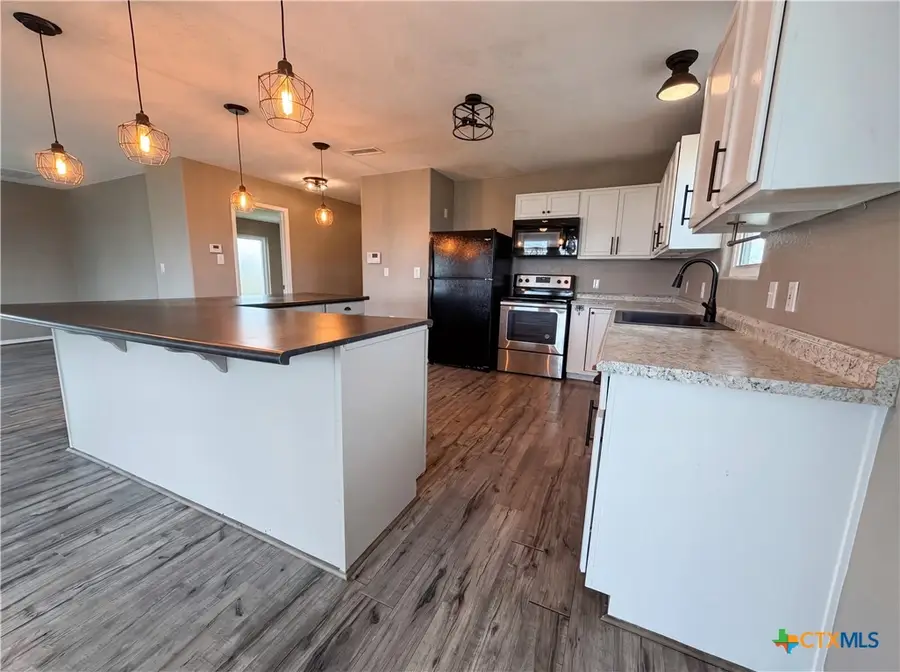 552 S Marshall Johnson Avenue, Port Lavaca, TX 77978 - #2
