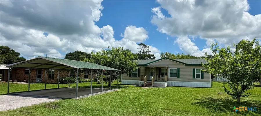 1210 N Drake Street, Edna, TX 77957 - #2