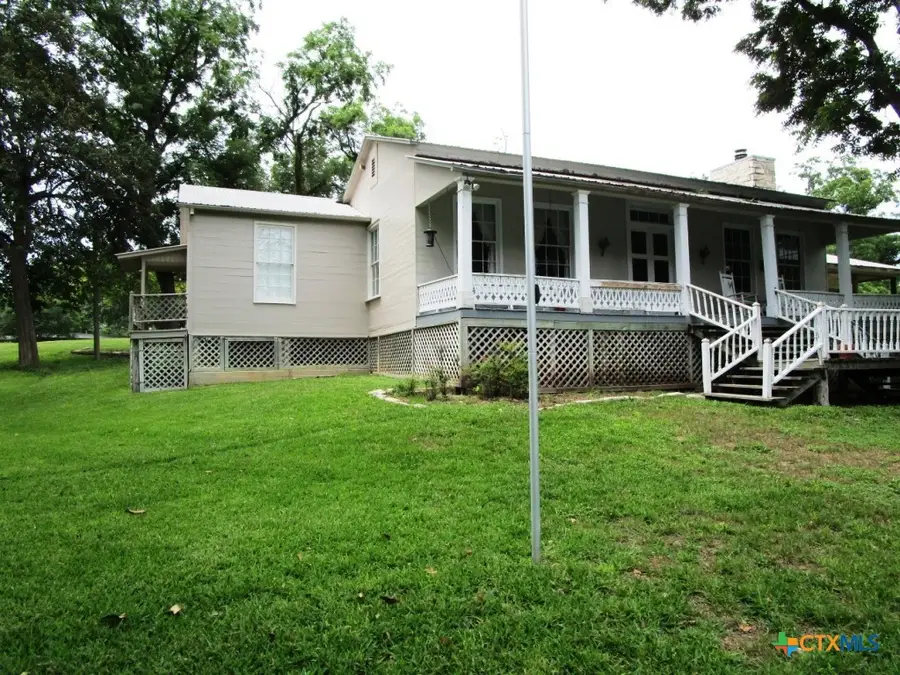 246 E Lincoln Street, New Braunfels, TX 78130 - #2