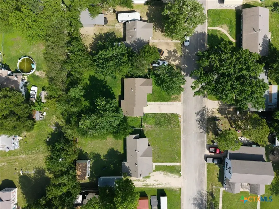 204 E 16th Street, Cameron, TX 76520 - #2
