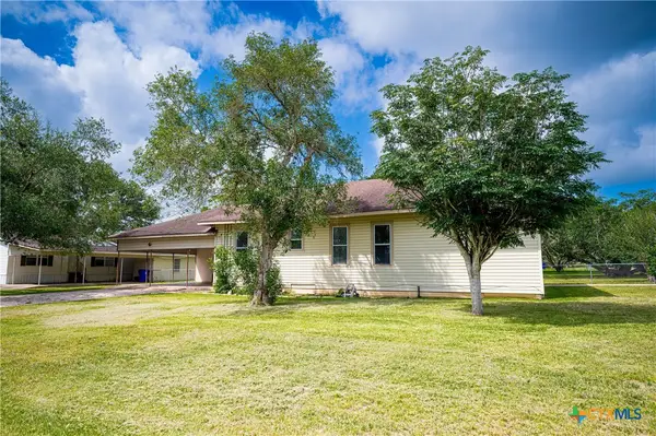 304 Turner Street, Yoakum, TX 77995