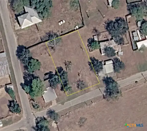 401 E Cleveland Street, Cuero, TX 77954