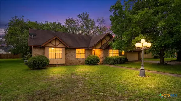 214 E Montana Drive, Shiner, TX 77984
