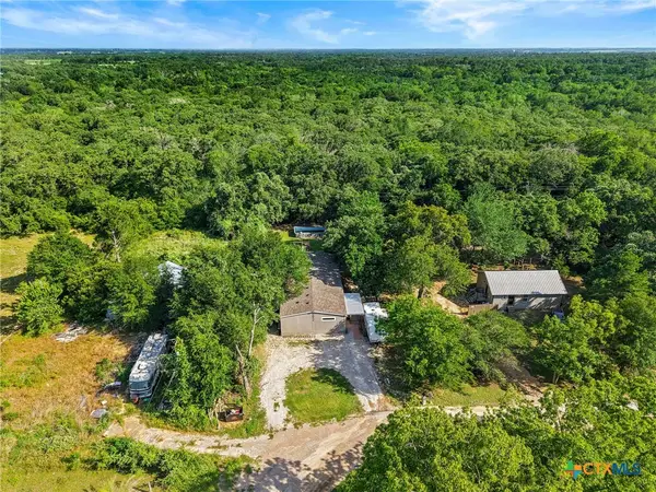 592 Oaklawn Drive, Rockdale, TX 76567