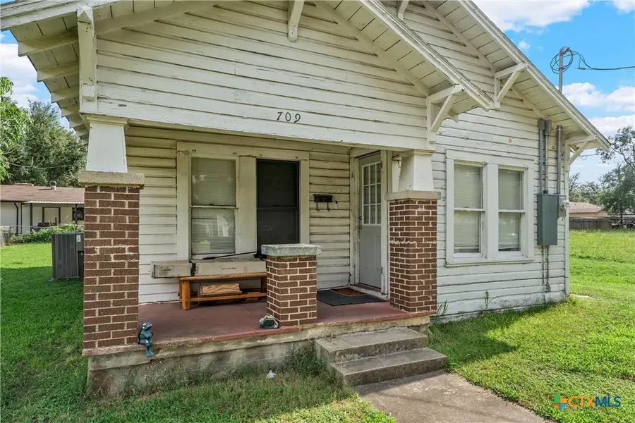 709 E 18th Street, Cameron, TX 76520 - #3