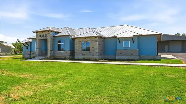 731 County Road 356, Adkins, TX 78101