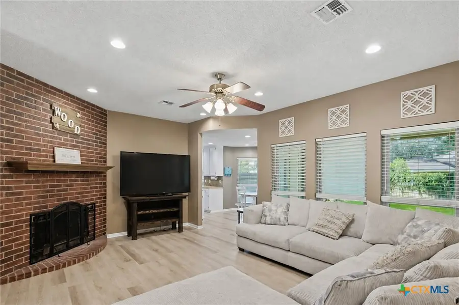 217 Spur Drive, Victoria, TX 77904 - #2