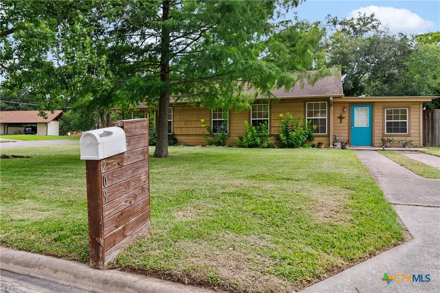 209 Sunset Drive, Edna, TX 77957 - #3