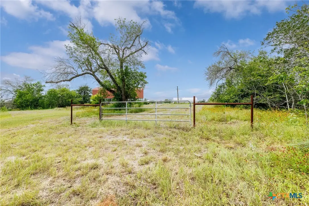 51 County Road 471, Nixon, TX 78140 - #1