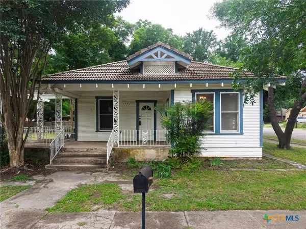 308 W 1st Street, Lampasas, TX 76550