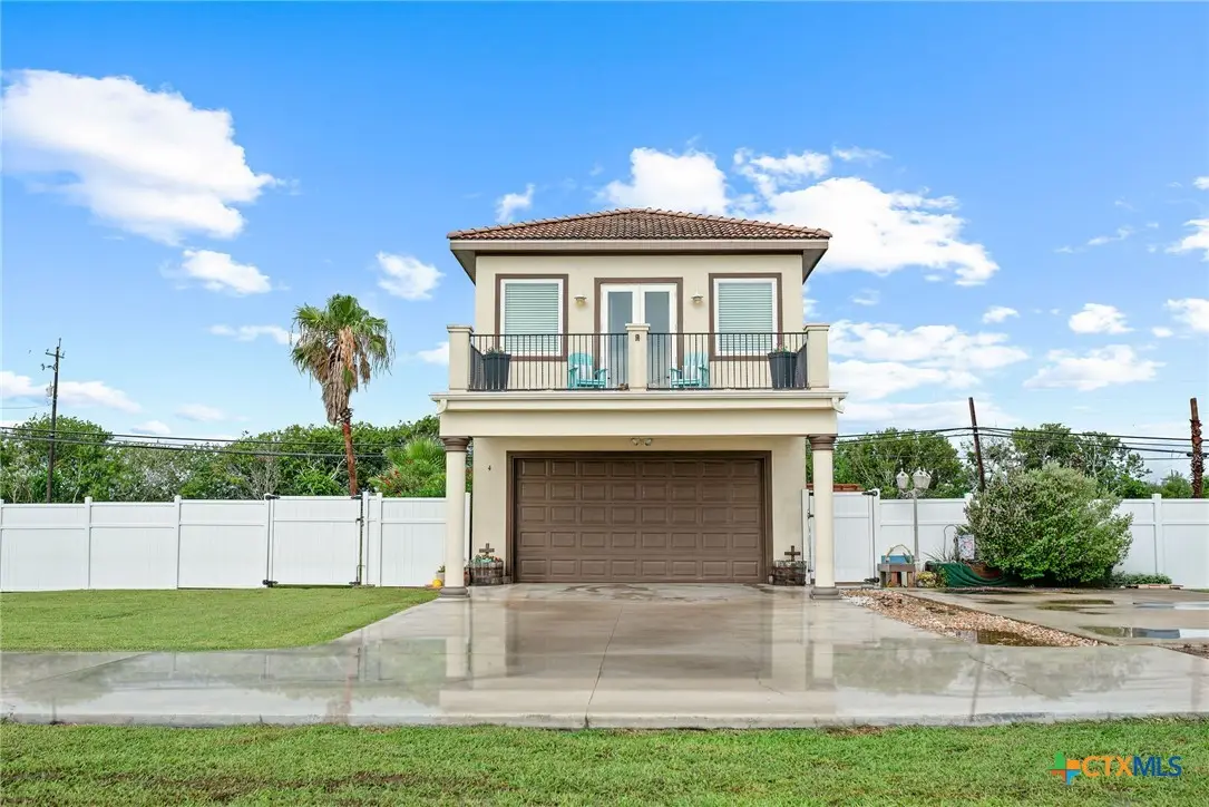 4 Lavaca Bay Place, Port Lavaca, TX 77979 - #1