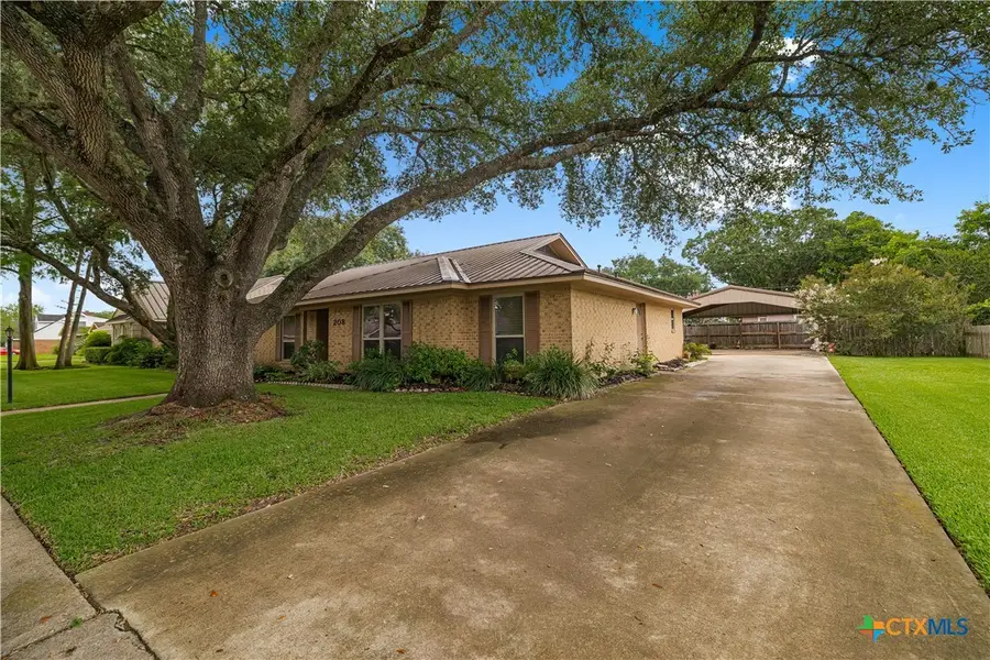 208 Berkshire Lane, Victoria, TX 77904 - #3