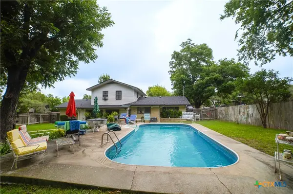 212 Highland Oaks Drive, Harker Heights, TX 76548
