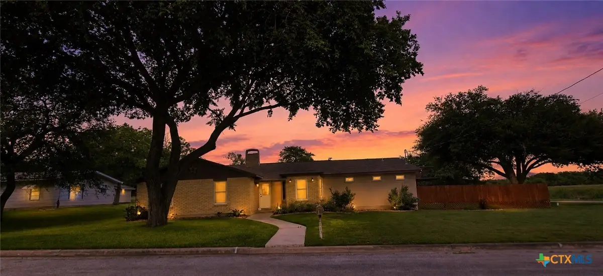 110 Live Oak Street, Gonzales, TX 78629 - #1