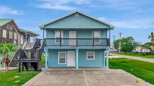 611 W Tyler Avenue, Port O'Connor, TX 77982