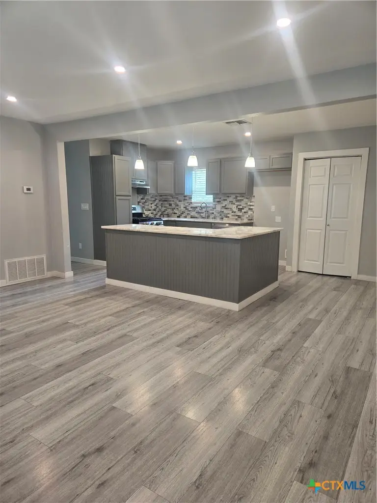2201 E Colorado Street, Victoria, TX 77901 - #1