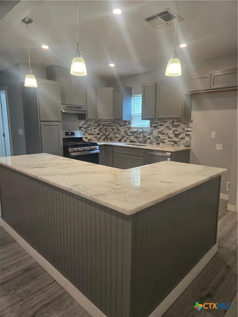 2201 E Colorado Street, Victoria, TX 77901 - #3