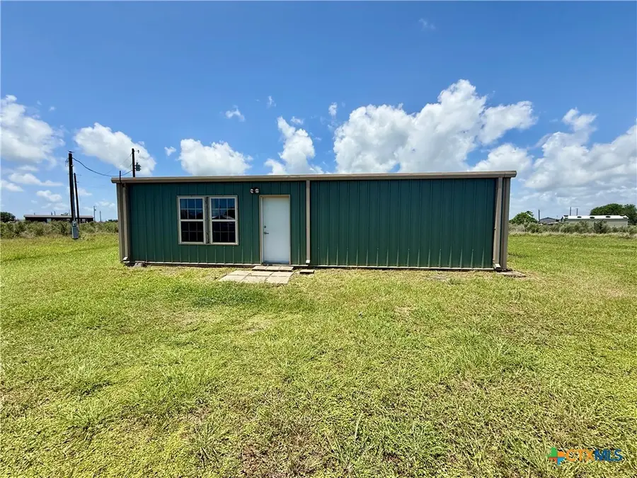 422 N Quailrun Avenue, Port Lavaca, TX 77979 - #2