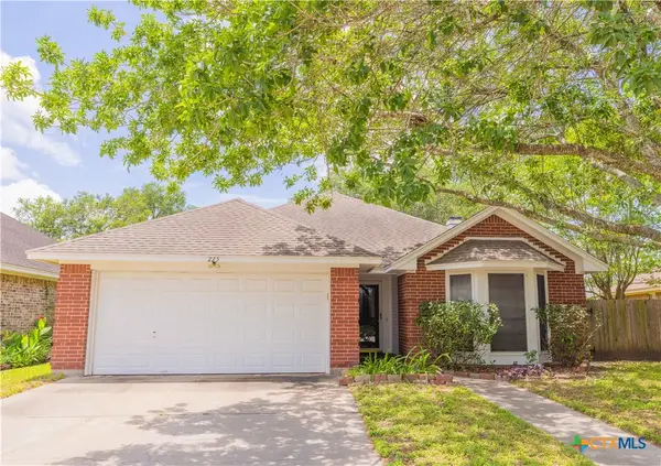 225 Spur Drive, Victoria, TX 77904