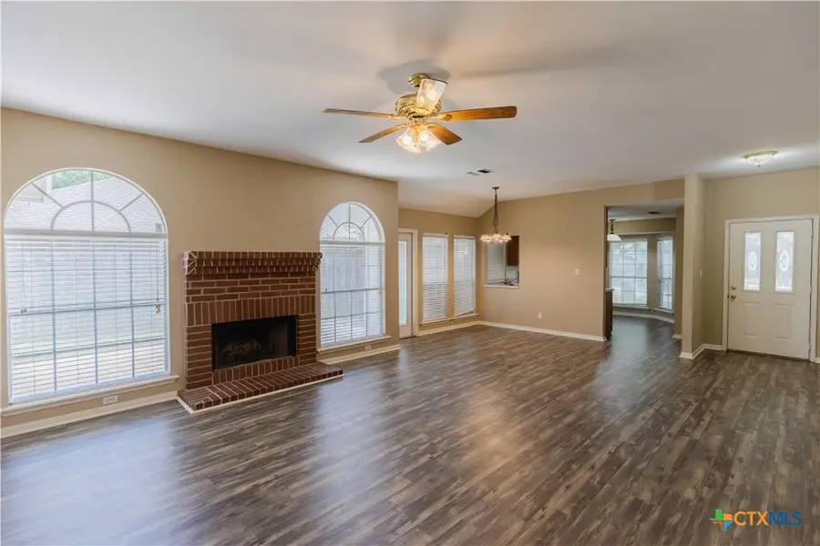 225 Spur Drive, Victoria, TX 77904 - #2