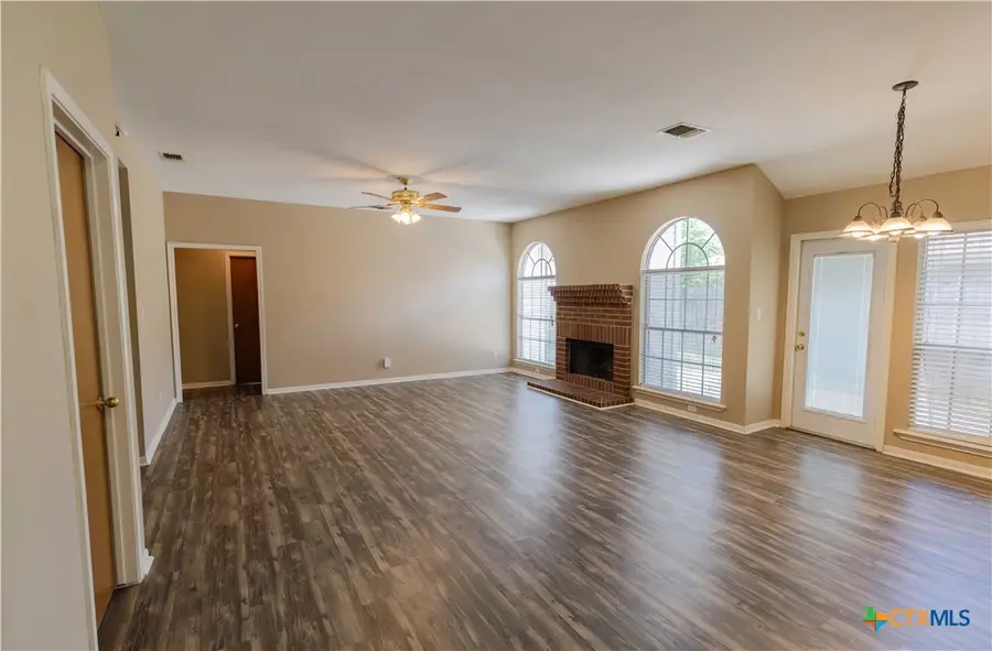 225 Spur Drive, Victoria, TX 77904 - #3