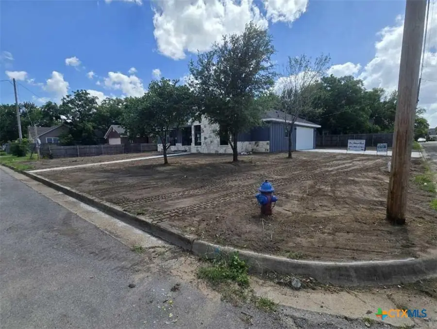300 S 14th Street, Gatesville, TX 76528 - #2