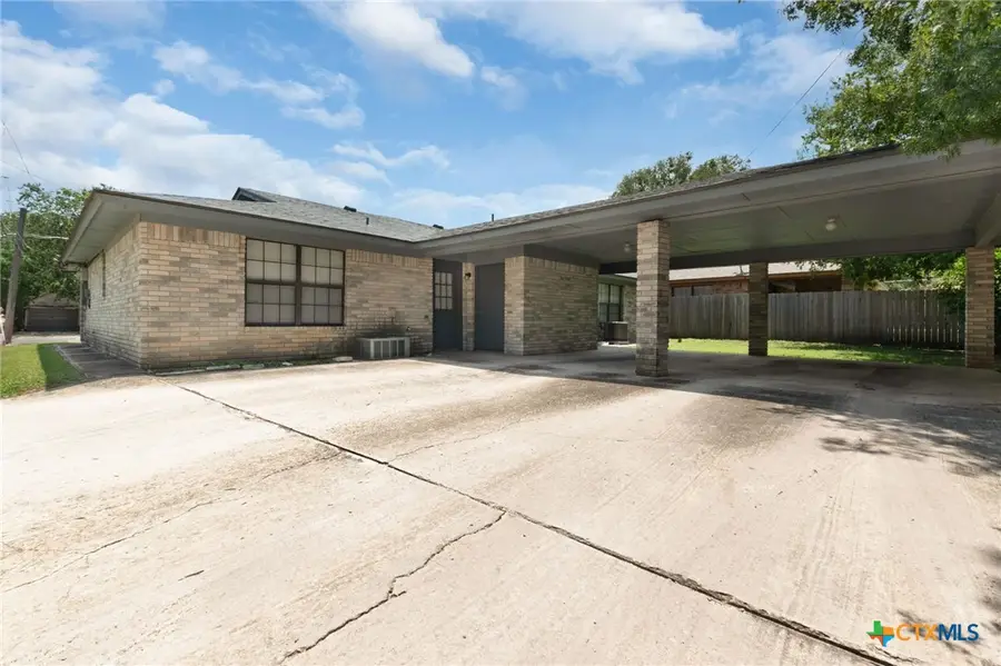 307/309 W 2nd Street, Lampasas, TX 76550 - #3