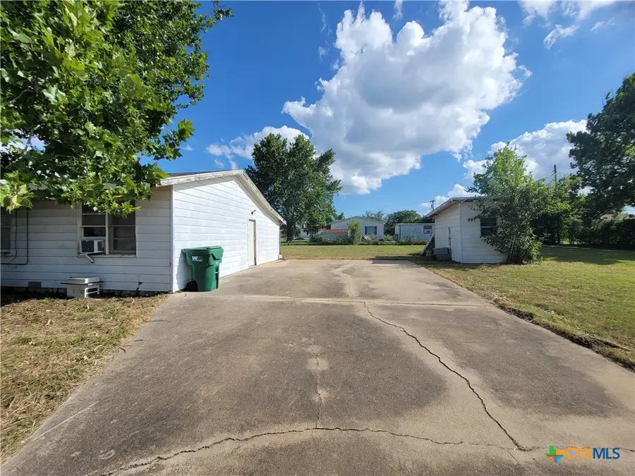 202 W Bobwhite Lane, Harker Heights, TX 76548 - #2