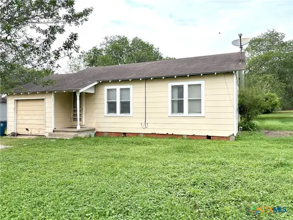 314 E North Street, Goliad, TX 77963