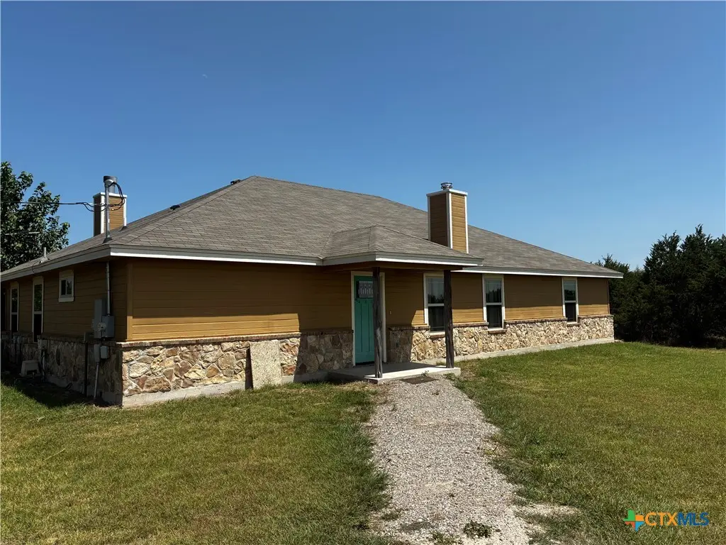 23748 N Us Highway 281, Lampasas, TX 76550 - #1