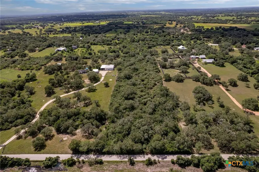 000 W Albrecht Road, Victoria, TX 77905 - #2